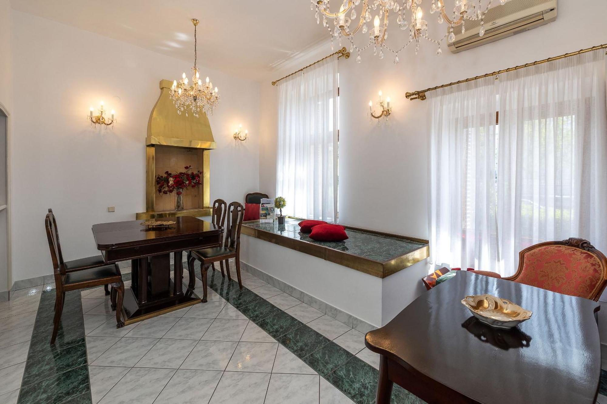Apartments Villa Castello Crikvenica Ngoại thất bức ảnh